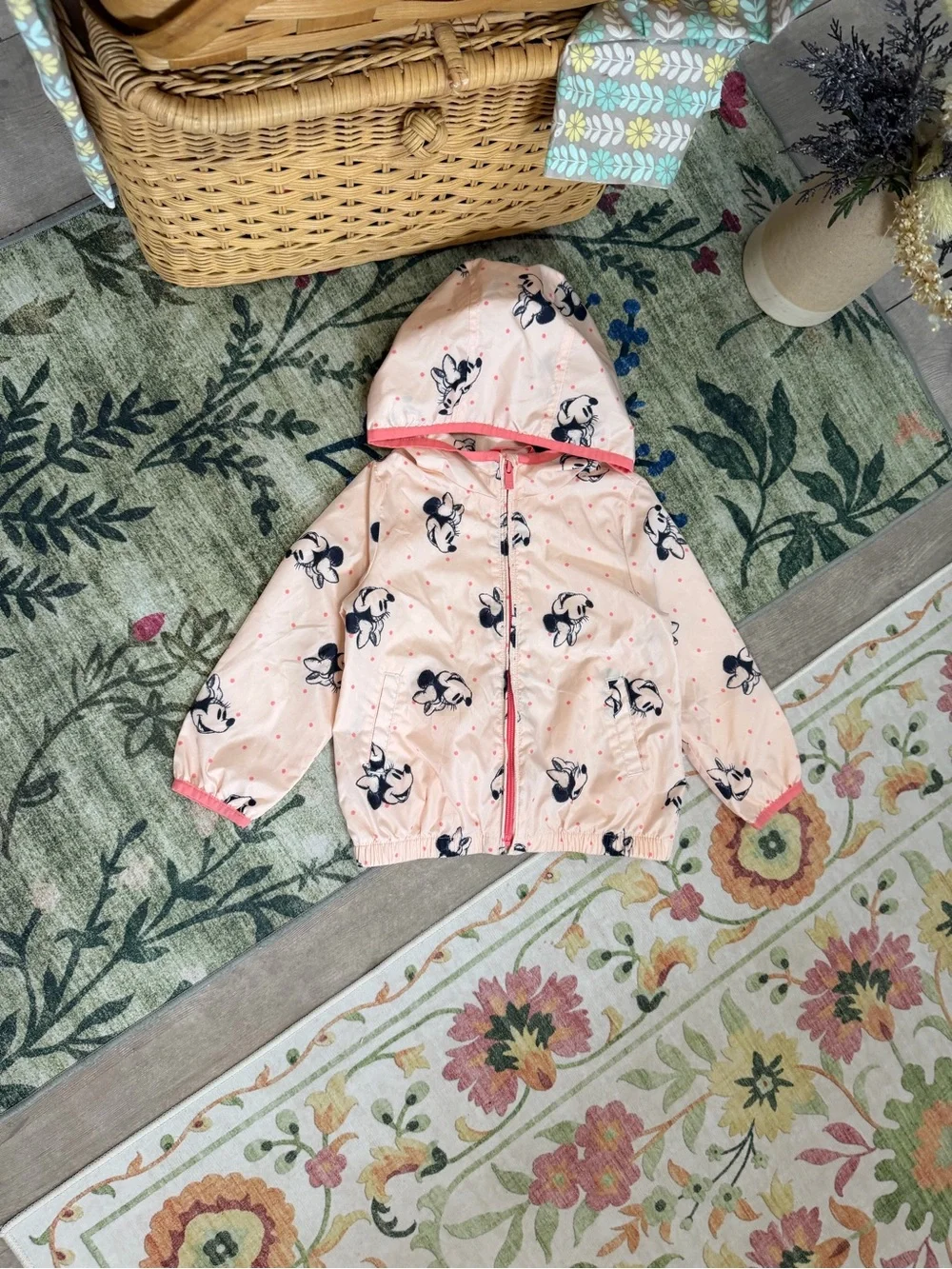Gap Minnie Mouse Windbuster Size 4T Toddler girls Light Jacket Gap Disney Rain